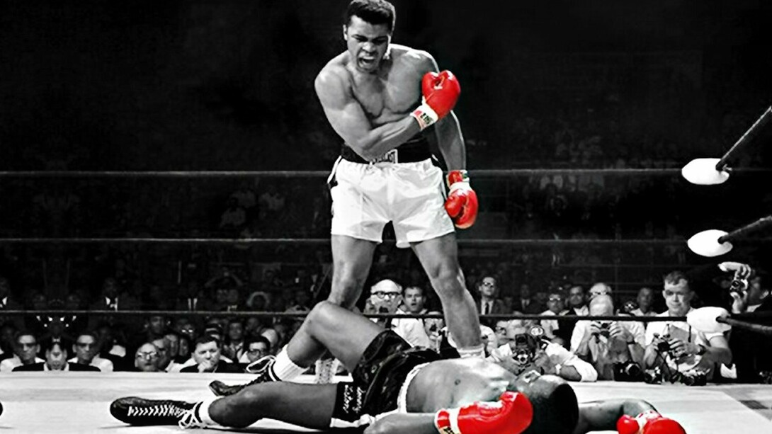 Muhammad Ali manda a Sonny Liston a la lona