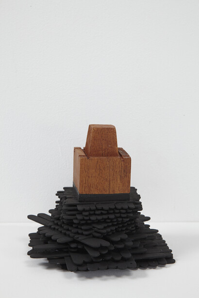 Sheila Pepe, Short Stack, 2017. Wood, paint, gloss medium. Collection of the artist. Photo by Alan Weiner.