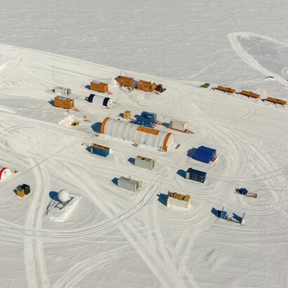 Veduta aerea della Little Dome C camp. Credit©PNRA IPEV