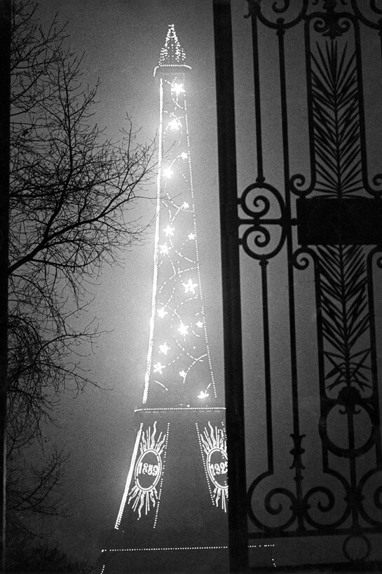 Brassaï, Torre Eiffel, 1932, © Estate Brassaï 