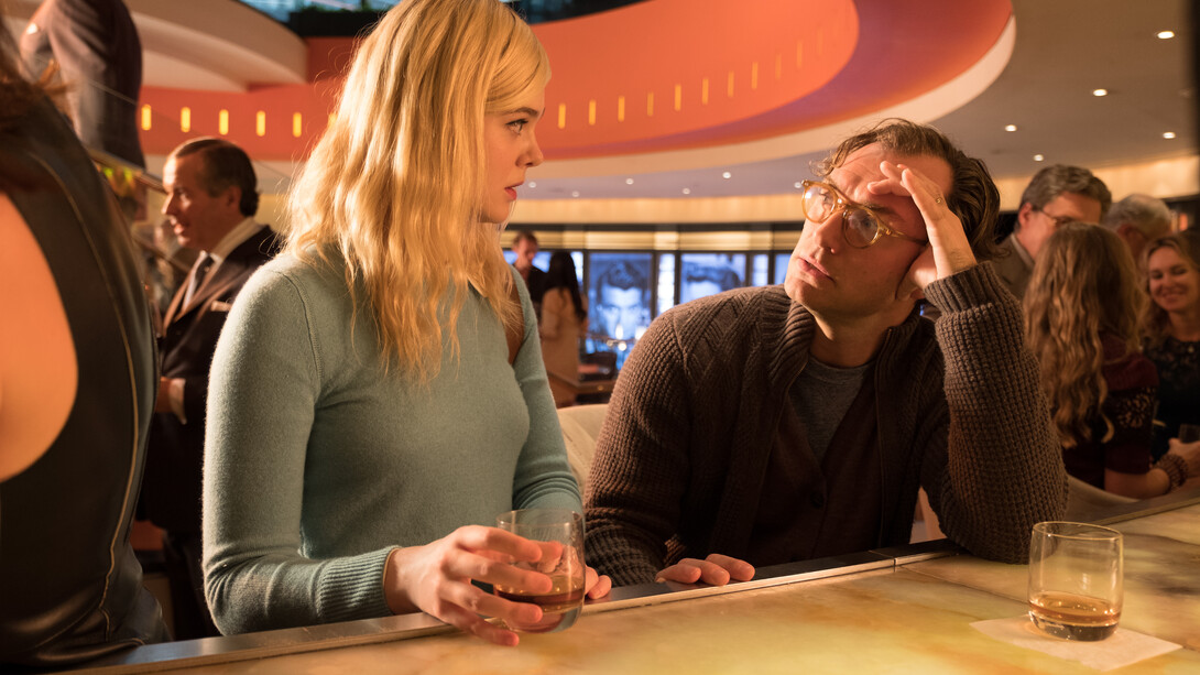 La actriz Elle Fanning junto al actor Jude Law en una de las secuencias de la película «Día de
lluvia en Nueva York». Foto: A Contracorrientes Films
