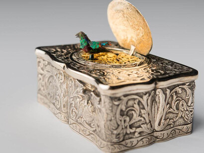 Singer collection. Courtesy of KODE