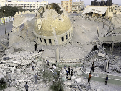 Una mezquita destruida en el ataque aéreo israelí en Khan Younis, Franja de Gaza, el 8 de octubre de 2023