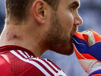 Rostro de preocupación en el portero suplente ruso, Yuri Lodygin