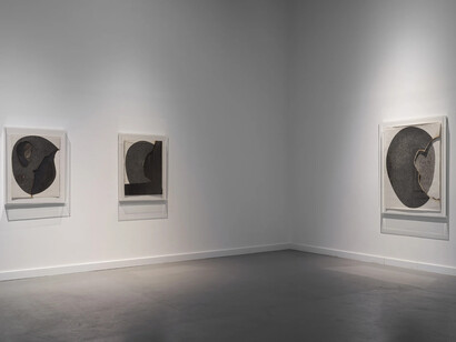 Ali Kaaf, The fire’s edge, exhibition view. Courtesy of Ayyam Gallery