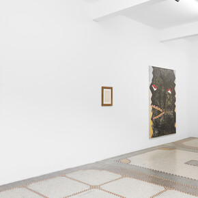 Various artists, Dénonce-moi, exhibition view. Courtesy of Dépendance Gallery