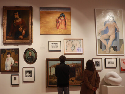 Adriana Bustos, Código natal los orígenes cósmicos del Museo, vista de exhibición. Cortesía del Museo Nacional de Bellas Artes