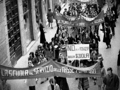 Corteo di protesta studentesca e operaia a Crema, Italia, nel 1972