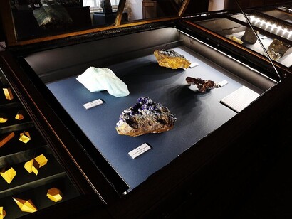 Kristalle aus feuer und fels, ausstellungsansicht. Mit freundlicher genehmigung des Naturkundemuseum