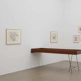 Verschiedene künstler, Miteinander nebeneinander. Die 1970er und Aarau, ausstellungsansicht. Mit freundlicher genehmigung des Aargauer Kunsthauses