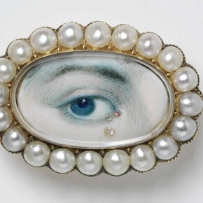 Lover’s eye brooch, 1800 – 20, England. Museum no. P.56-1977. © Victoria and Albert Museum, London