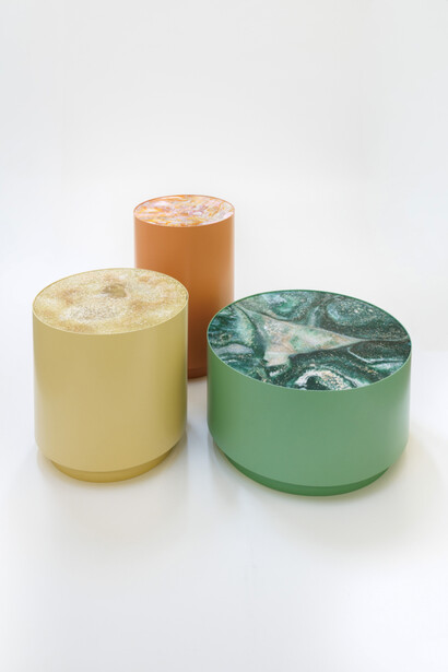 Hettler.tüllmann, Round tables, 2026. Courtesy of Mindy Solomon Gallery