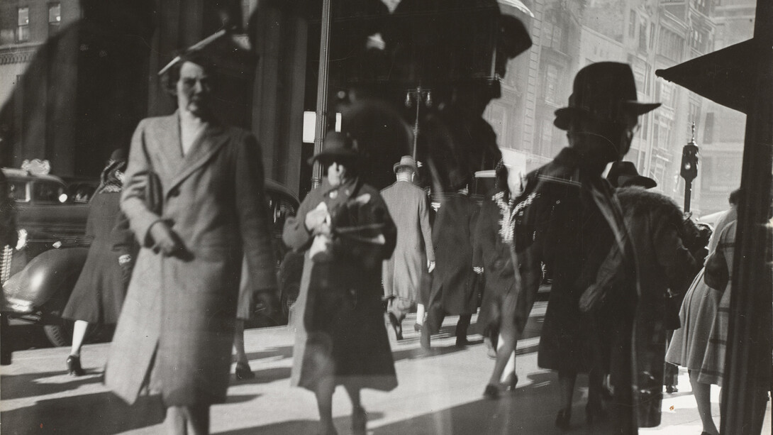 Lisette Model, Reflection, New York City (detail), 1939-1945. Mit freundlicher genehmigung des Albertina Museums