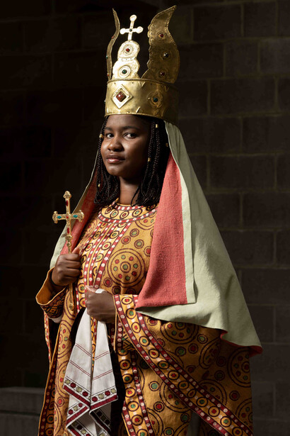 Nachbildung der byzantinischen Tracht einer königlichen Mutter von Makuria. Mit freundlicher genehmigung der Staatlichen Museen
