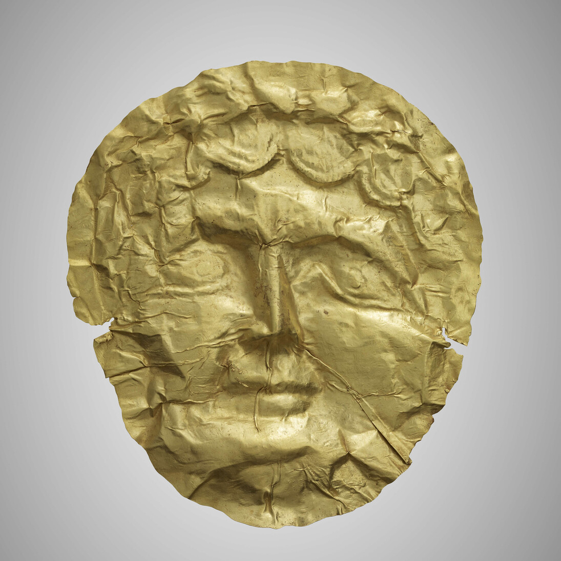 Phénicie, Masque funéraire, Or repoussé, Musée du Louvre, département des Antiquités orientales, inv. MNB 1315. © Musée du Louvre, dist. RMN-Grand Palais / Thierry Ollivier