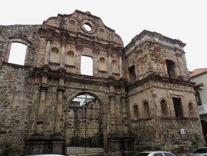 Ruinas del Convento de la Compañía de Jesús, Panamá. El edificio albergó en su interior a la Real y Pontificia Universidad de San Javier hasta el año de 1767
