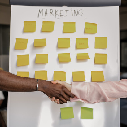 A responsabilidade de garantir mensagens autênticas, responsáveis e alinhadas com valores mais humanos é imprescindível para um trabalho ético de marketing e publicidade