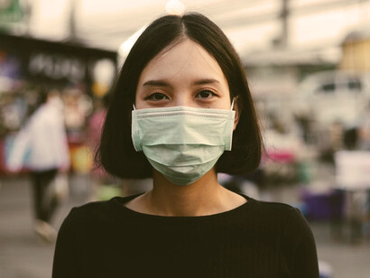 Los humanos debemos aceptar que continuaremos por siglos y siglos acompañados de bacterias y virus