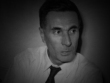 Dino Buzzati scrive il Deserto dei Tartari nel 1940 data dell'entrata dell'Italia nella Seconda Guerra Mondiale