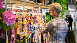 Pitti Uomo 104, Firenze, Italia. Un uomo multiforme ritorna ogni volta che Pitti Immagine Uomo apre i battenti alla Fortezza e in molti luoghi della città di Firenze