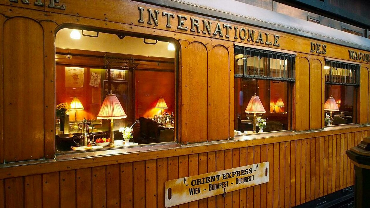 Carrozza ristorante in legno dell'Orient Express esposta nel Museo ferroviario di Utrecht, 1911