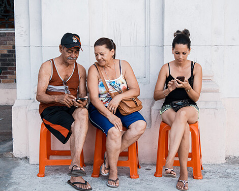 Resolviendo. Courtesy of Annenberg Space for Photography