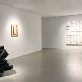 Various artists, Collections, exhibition view. Courtesy of Johyun Galler