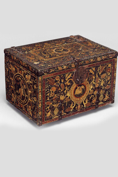 Lustrous Surfaces. Courtesy of Victoria and Albert Museum