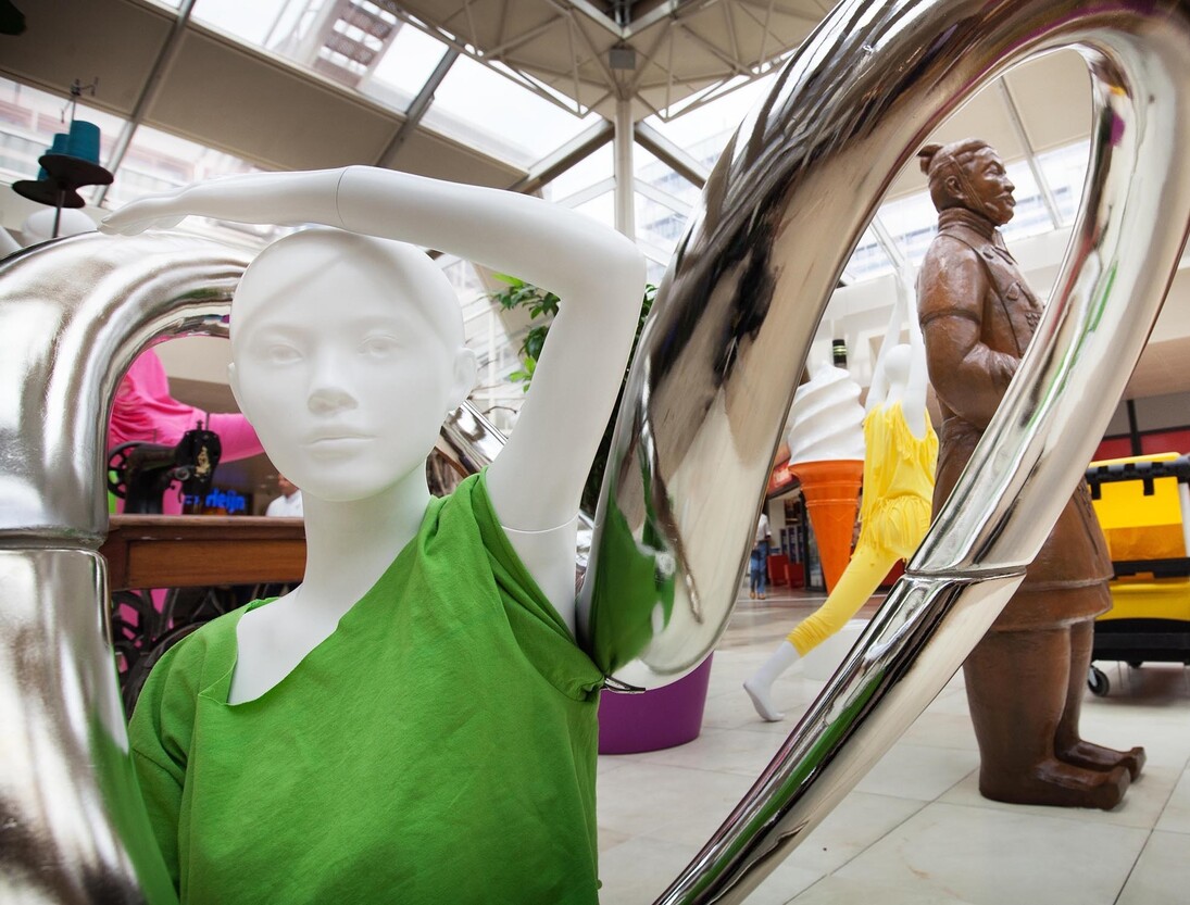Matthew Darbyshire, IP, Hoog Catherijne, Utrecht , 2013, Courtesy Hoog Catherijne, Utrecht
