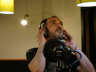 Una vez que ve la luz,"Desde lejos", nunca se sabe dónde la llevarán sus creadores. Estudios NX , Berriozar, Comunidad Foral de Navarra, situado a pocos minutos de Pamplona, España