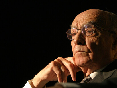 José Saramago, quien en 1974 se sumó a la Revolución de los Claveles, que llevó la democracia a Portugal