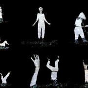 Alisia Cruciani - Maria Susca, Distrutta luce, Installazione ambientale, Proiezione video su frammenti di vetro, Mola di Bari