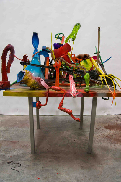 Jim Dine, City of Glass #2, 2014, Bronze, verre, acier inoxydable, objets trouvés, peinture laquée, 145 x 150 x 157,5 cm, Courtesy Jim Dine and Galerie Daniel Templon, Paris © Jim Dine