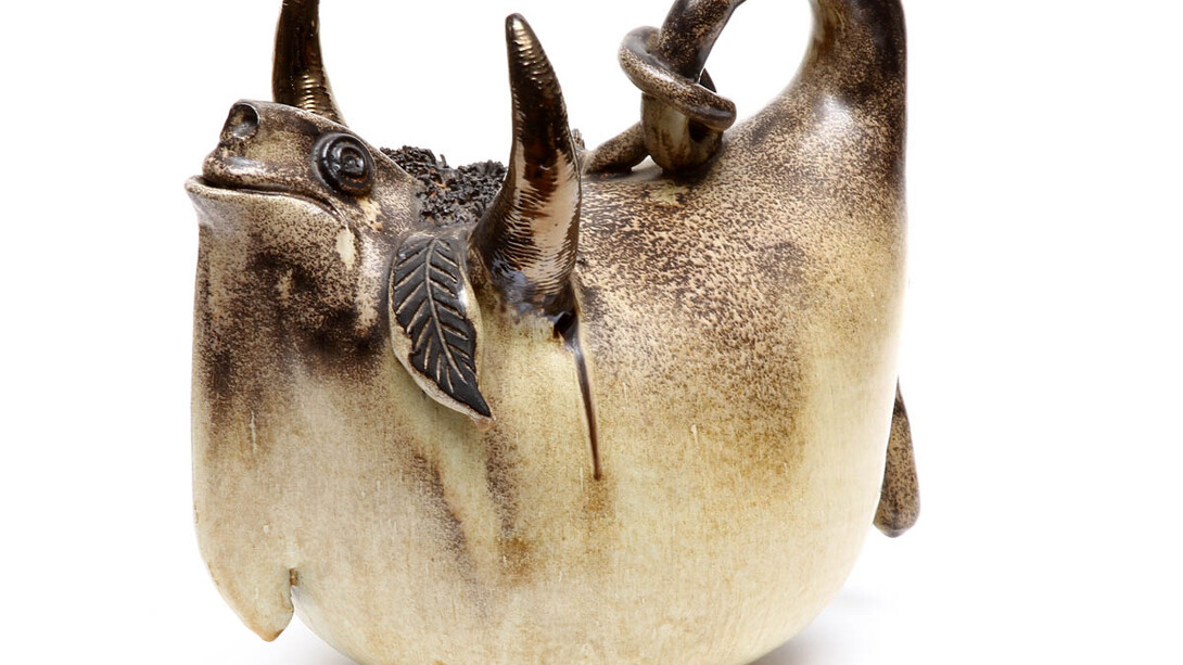 Original touro de cerâmica realizado pelo veterano criador