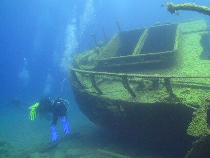 Pecio en el fondo marino de Tenerife. Foto: Federico Palomo, Blue Bottom Diving