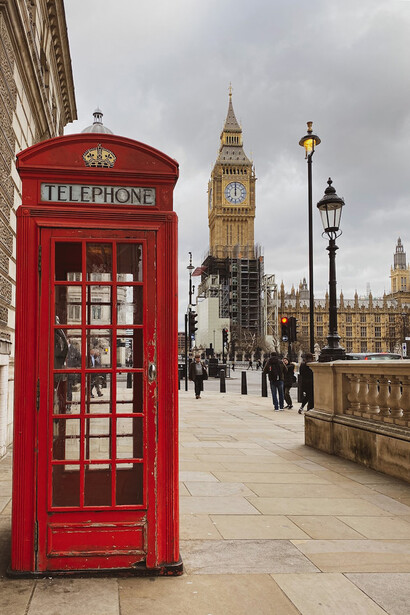 Primer plano de una caseta telefónica en Londres, Reino Unido