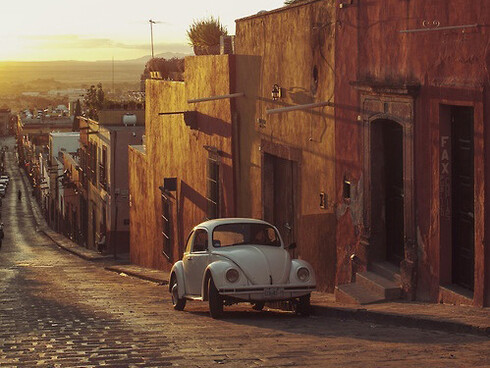 Maggiolino al tramonto