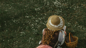 Je serai le feu de l'auteure et illustratrice Diglee, un hommage aux femmes qui ont fait la poésie