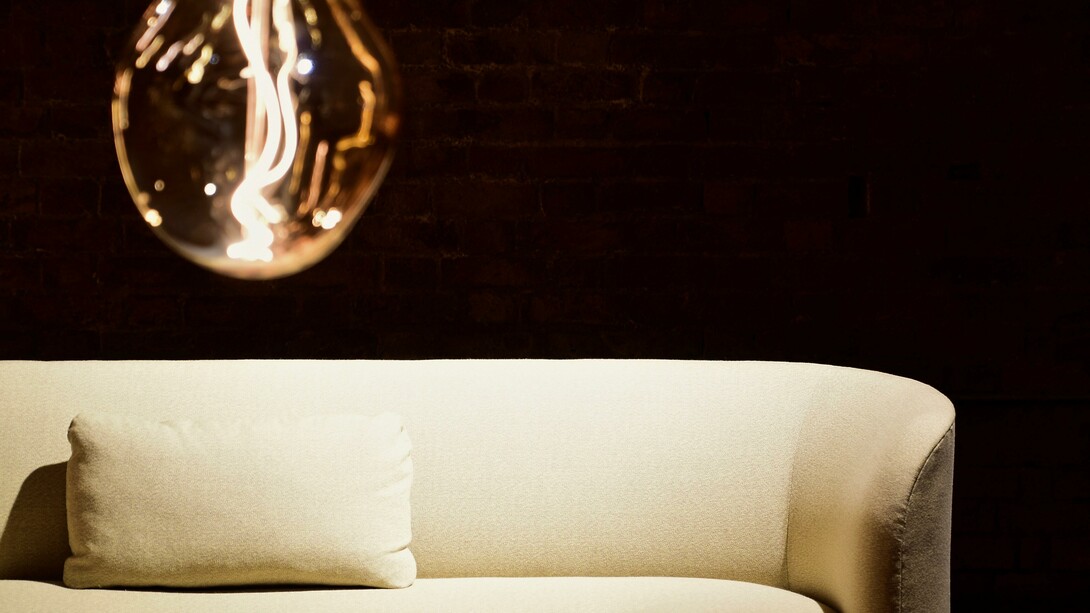 Vuoto. I suoi occhi si erano fatti piccoli e mi aveva sorriso. Da tempo non lo vedevo sorridere. Me lo ricordavo guardare la partita sul divano in attesa di un gol