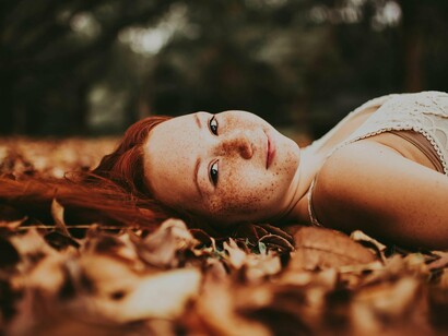 Finitudes proporcionam ao indivíduo urgências antes desconhecidas, ou que não estavam no campo da prioridade, e isso significa escolher a forma de como se dará o próximo passo. Para onde ir e o que se vai fazer. Quais filtros e transformações caberão para a reinvenção de viver a própria história, de forma diferente