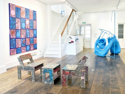 Dominic Beattie, Hazer (left); Domini Beattie, Dazzle Set (middle); Olivia Bax, Monkey Cups (right), ph. artists and Linden Hall Studio