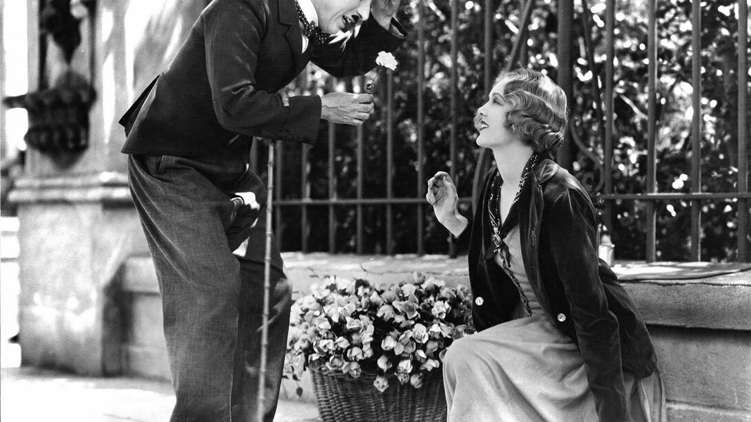 Charlot não era um macho alpha, mas às vezes obtinha algum sucesso com as mulheres