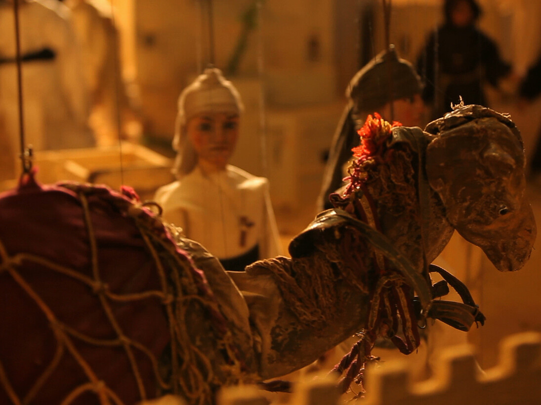 Wael Shawky, Cabaret Crusades: The Horror Show File, 2010, HD video, color, sound, 31:49 min. Video still. Courtesy the artist and Sfeir-Semler Gallery, Beirut / Hamburg