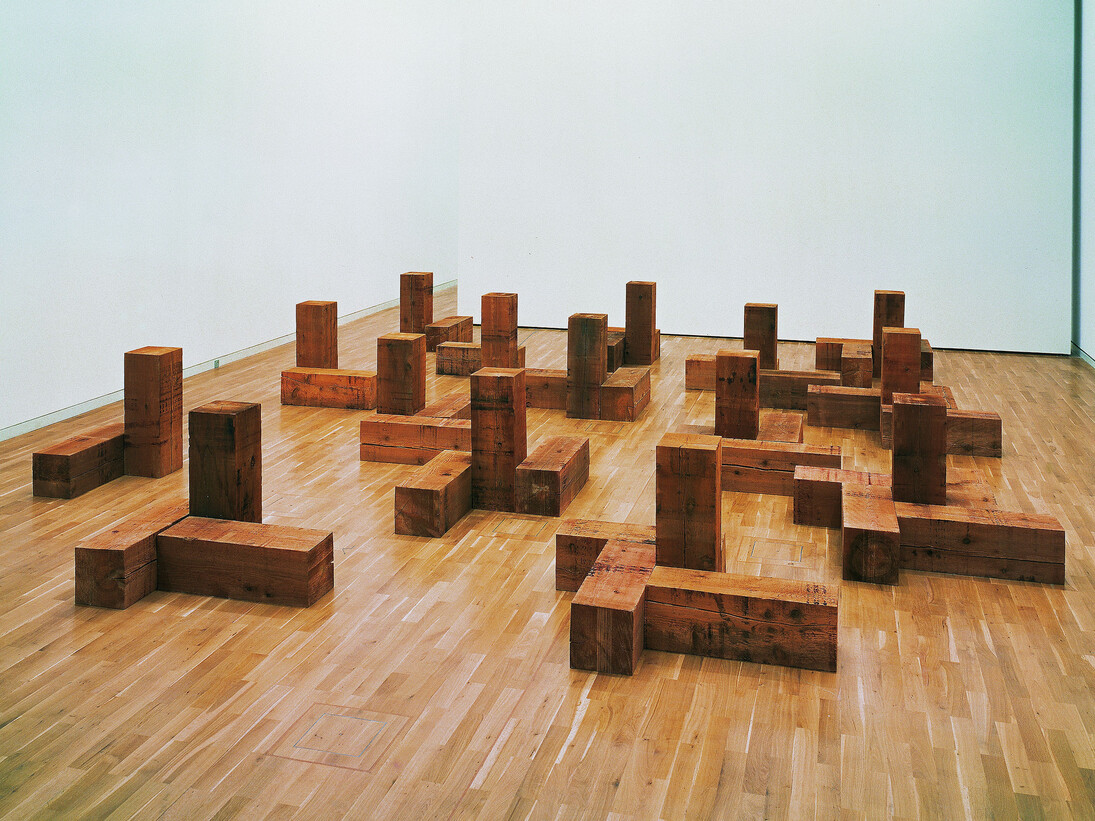 Carl Andre. Uncarved Blocks, Vancouver, 1975. Kunstmuseum Wolfsburg. Photo: Helge Mundt, Hamburg © Kunstmuseum Wolfsburg Art © Carl Andre/Licensed by VAGA, New York, NY