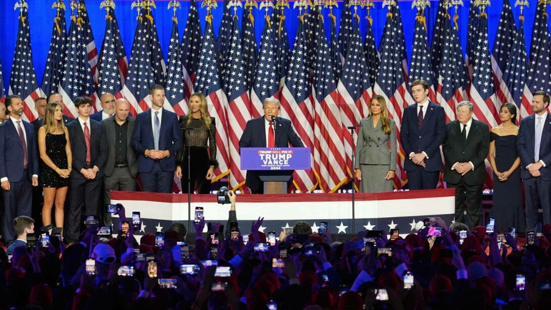 Donald Trump parla al Palm Beach County Convention Center durante il watch party della notte elettorale in Florida, novembre 2024