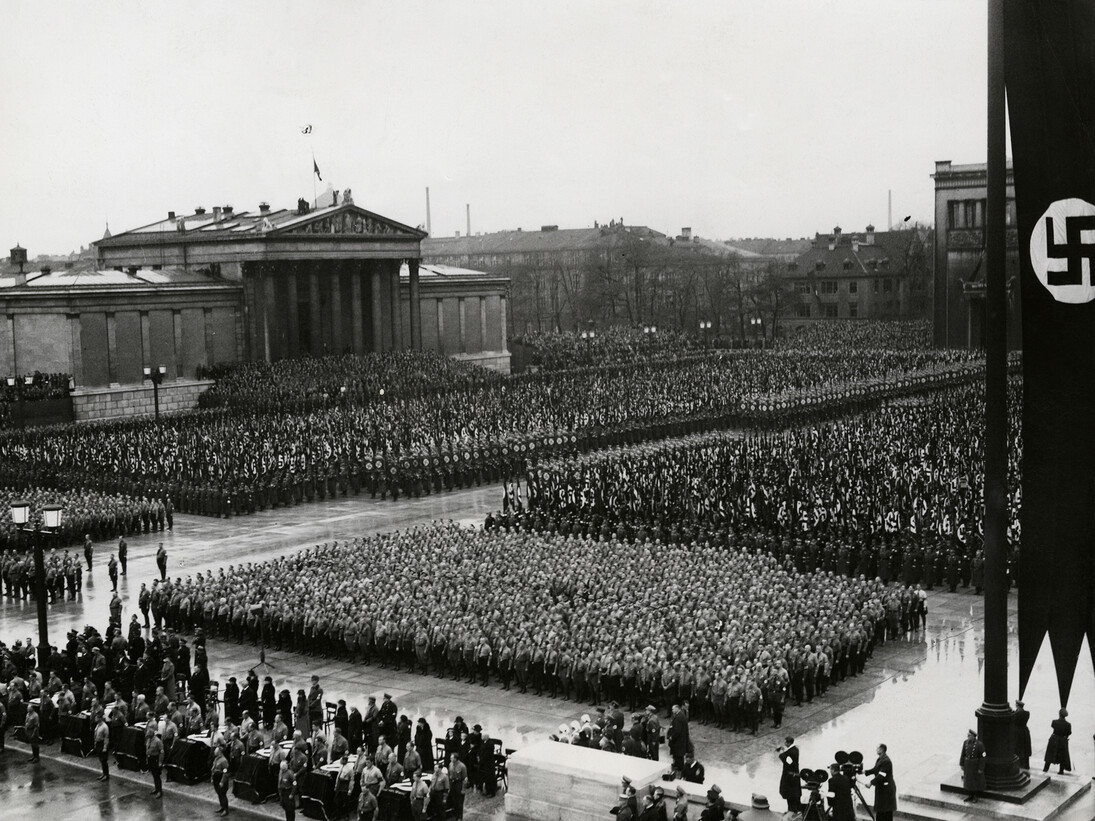 ACME · Scherl, "Königsplatz, Munich", November 9, 1935, silver gelatin print on glossy fibre paper,
printed by November 26, 1935, 18,1 x 24,4 cm, Courtesy: Daniel Blau Munich/London