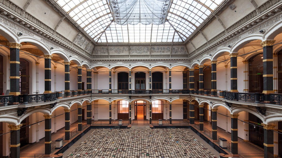Ai Weiwei, Stools, 2013, 6000 wooden stools © Ai Weiwei courtesy the artist and neugerriemschneider, Berlin, ph. Eric Gregory Powell. Installation view: Ai Weiwei.Evidence, Martin Gropius Bau, Berlin, 2014
