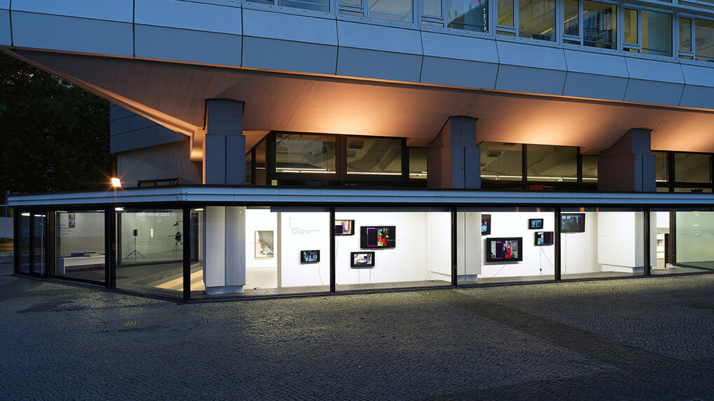 A.I. Goooooooooogle infiltration. Courtesy of Efremidis Gallery