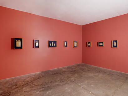 Duke Riley, Baigné de vos langueurs, exhibition view. Courtesy of Galerie GP & N Vallois