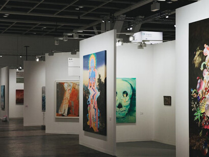 Art Basel Hong Kong 2025 brings together a vibrant selection of paintings and sculptures, highlighting the creativity of renowned artists worldwide